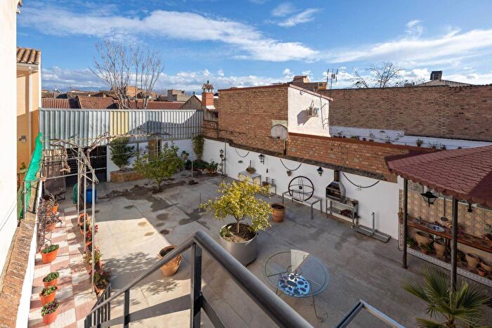 Casas en venta y pisos alquiler - 1