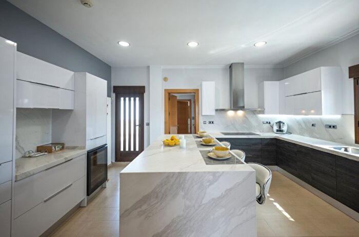 Casas en venta y pisos alquiler - 2