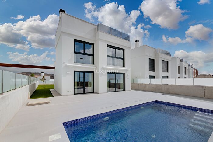 Casa en venta en Bonalba Cotoveta, Mutxamel de 3 habitaciones