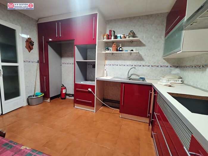 Casas en venta y pisos alquiler - 3
