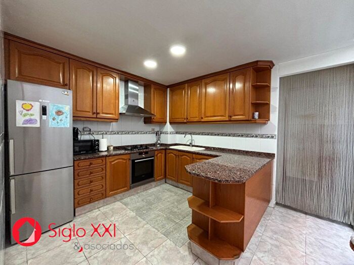 Casas en venta y pisos alquiler - 2