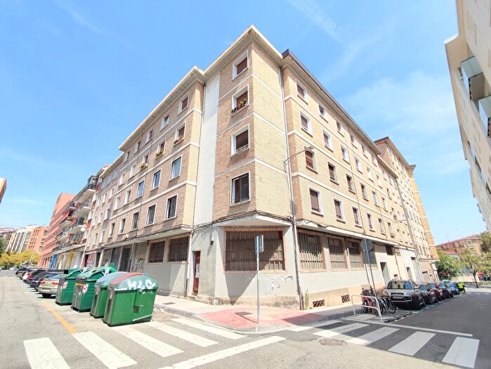 Casas en venta y pisos alquiler - 1