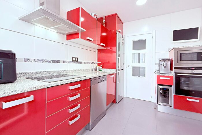 Casas en venta y pisos alquiler - 3