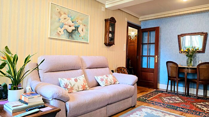 Casas en venta y pisos alquiler - 3