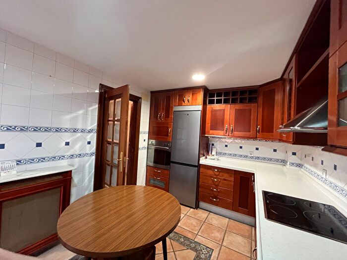 Casas en venta y pisos alquiler - 3