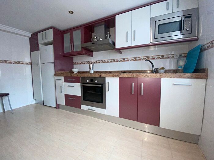 Casas en venta y pisos alquiler - 1