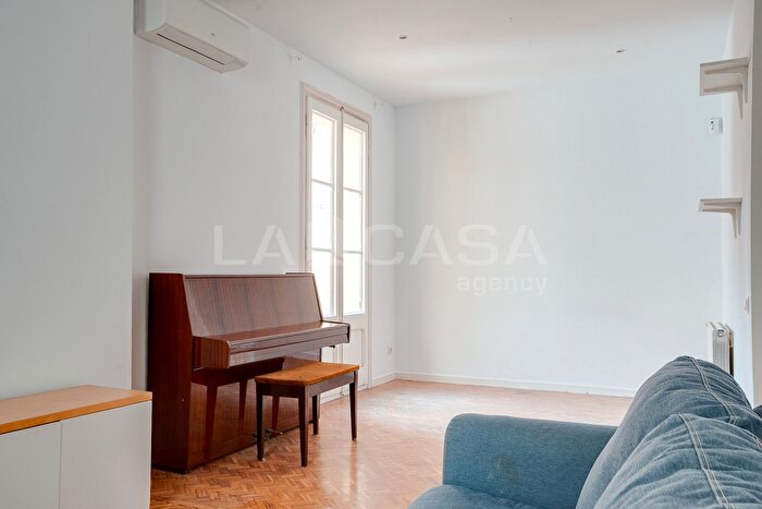 Casas en venta y pisos alquiler - 1