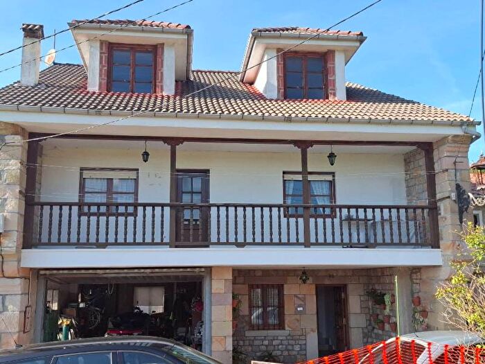 Casas en venta y pisos alquiler - 1