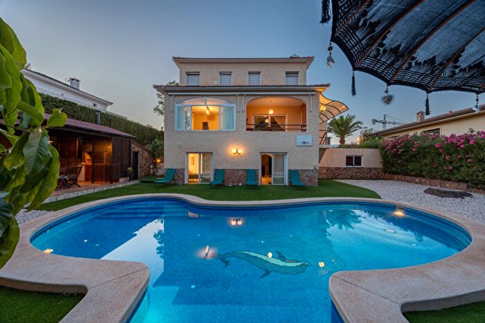 Casa en venta en Levante Alto, Benidorm de 5 habitaciones