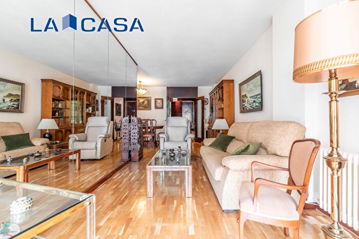 Casas en venta y pisos alquiler - 3