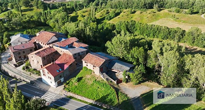 Casa en venta en Bisaurri, Huesca de 15 habitaciones