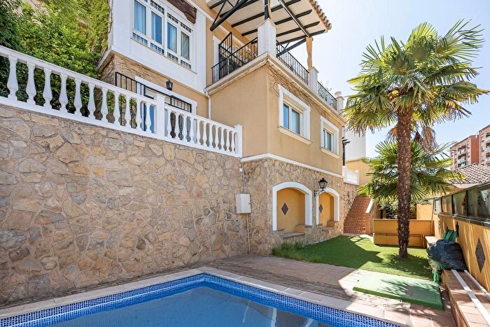 Casas en venta y pisos alquiler - 1