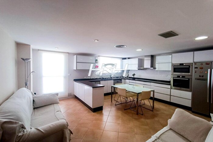 Casas en venta y pisos alquiler - 2