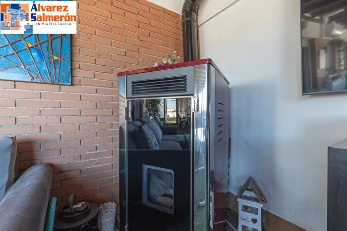 Casas en venta y pisos alquiler - 3