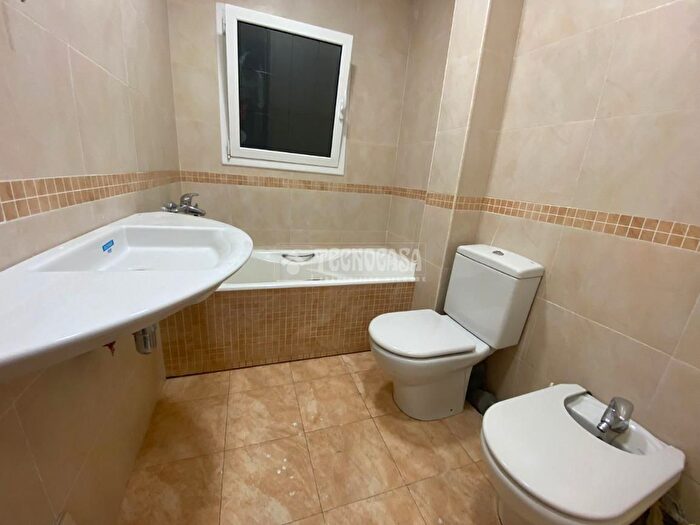 Casas en venta y pisos alquiler - 3