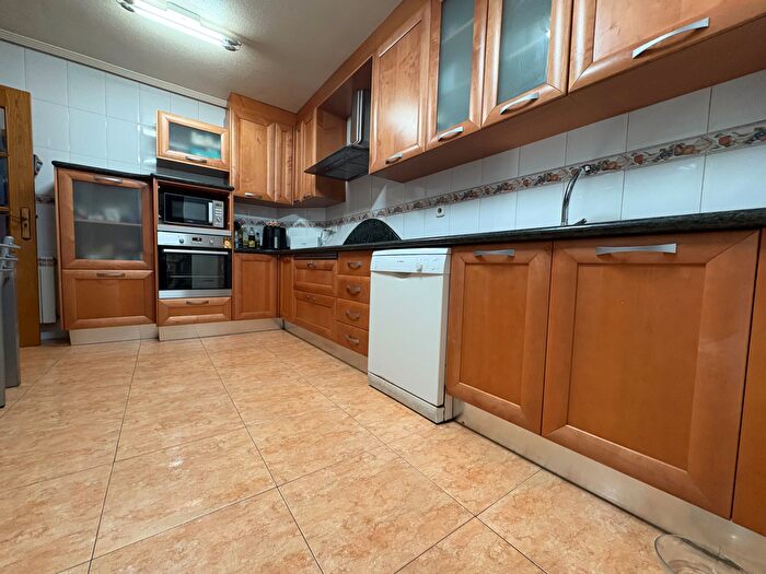 Casas en venta y pisos alquiler - 2