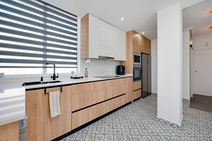 Casas en venta y pisos alquiler - 2
