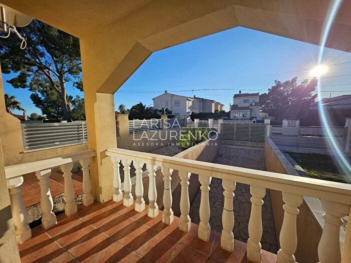 Casas en venta y pisos alquiler - 3