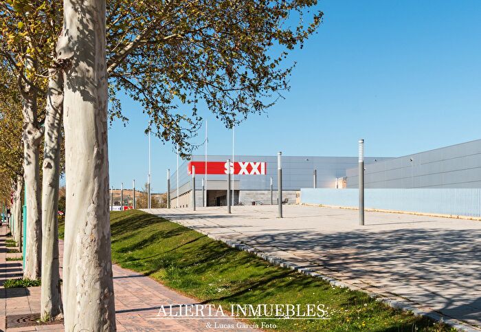 Casas en venta y pisos alquiler - 3