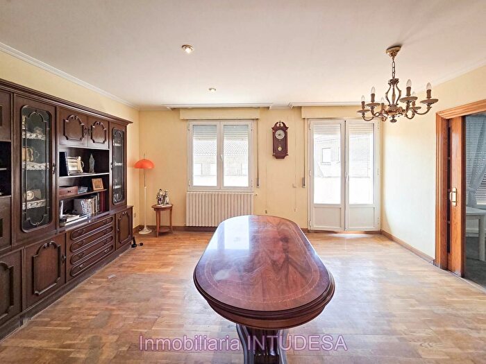 Casas en venta y pisos alquiler - 2