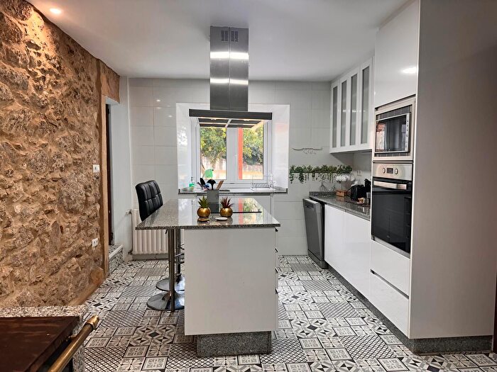 Casas en venta y pisos alquiler - 3