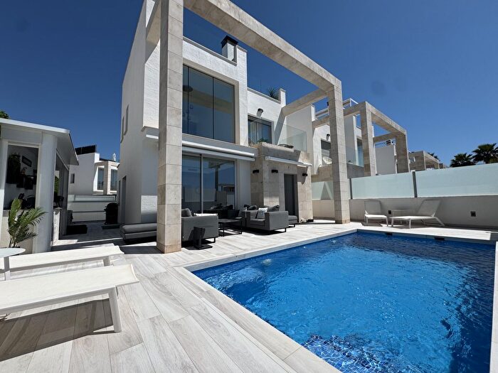 Casa en venta en Orihuela Costa, Lomas de Cabo Roig Los Dolses de 4 habitaciones