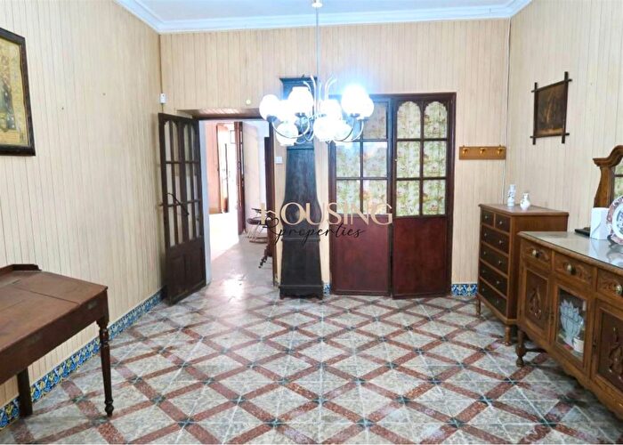 Casas en venta y pisos alquiler - 1