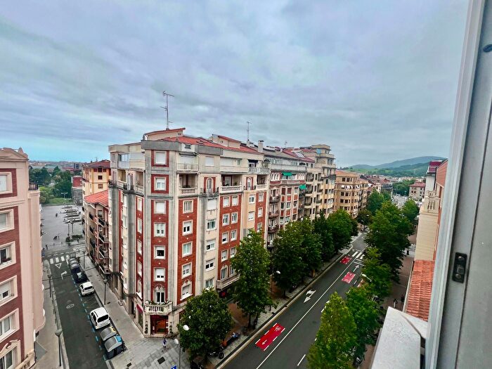 Casas en venta y pisos alquiler - 1