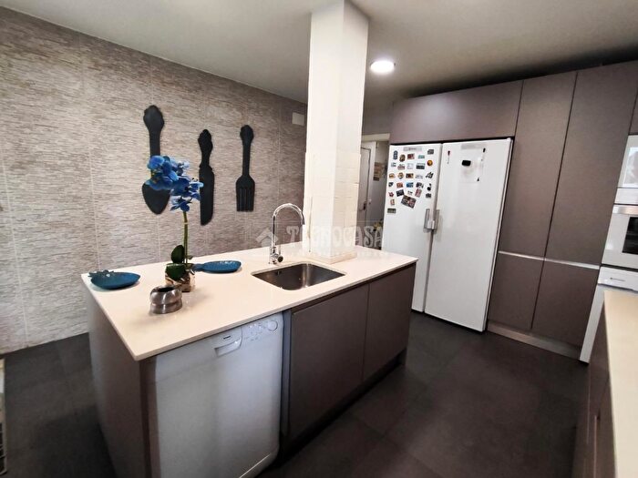Casas en venta y pisos alquiler - 1