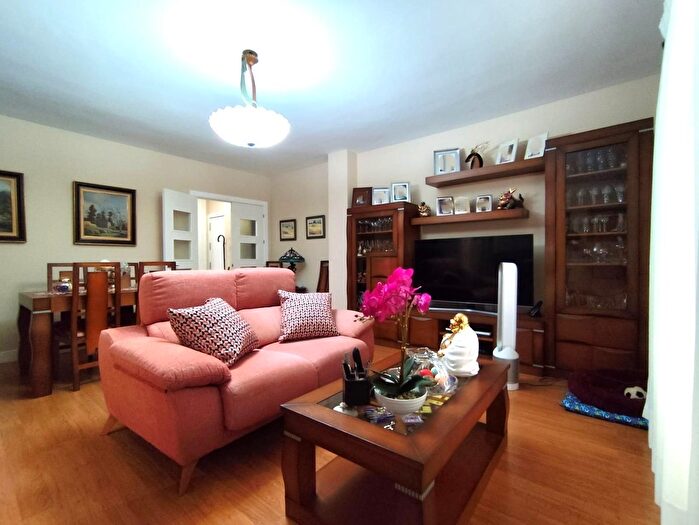 Casas en venta y pisos alquiler - 1
