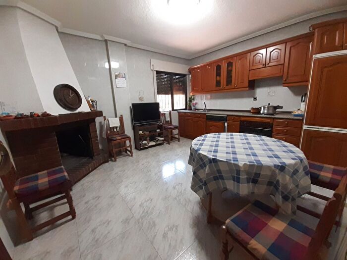 Casas en venta y pisos alquiler - 2
