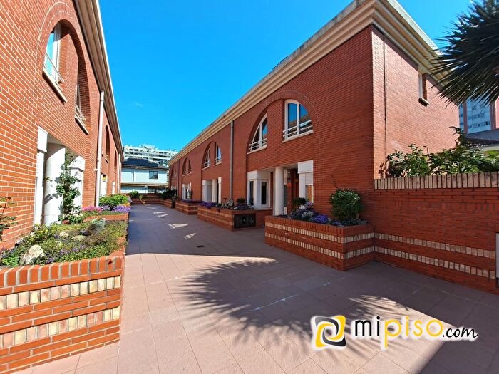 Casas en venta y pisos alquiler - 1