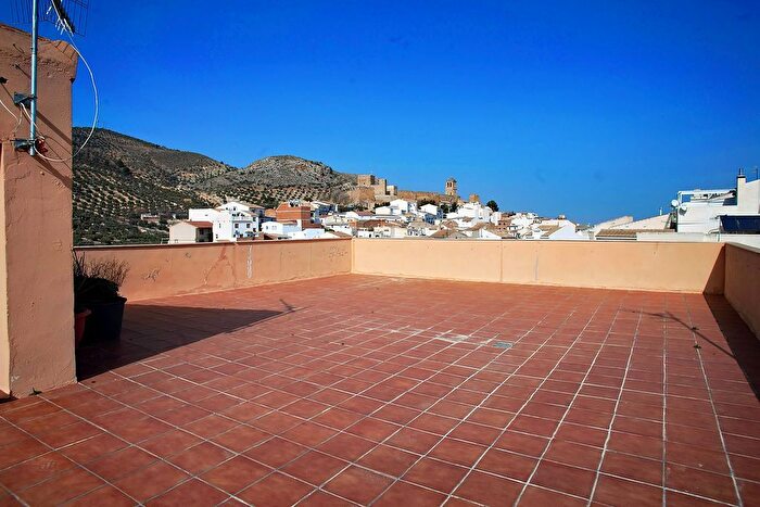 Casas en venta y pisos alquiler - 3