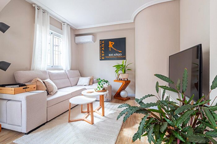 Casas en venta y pisos alquiler - 1