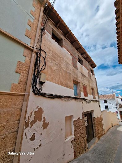 Casas en venta y pisos alquiler - 1