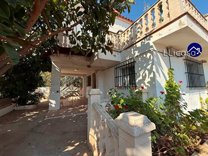 Casa en venta en Santa Bárbara, Llíria de 3 habitaciones
