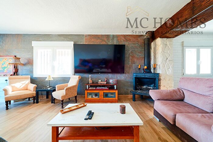 Casas en venta y pisos alquiler - 3