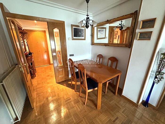 Casas en venta y pisos alquiler - 3