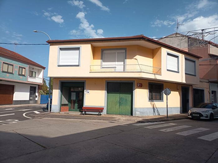 Casas en venta y pisos alquiler - 1