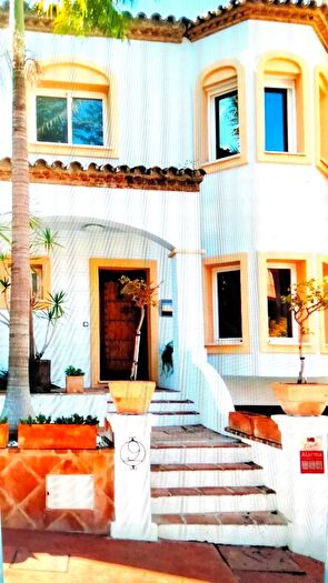 Casa en venta en Nueva Andalucía, Puerto Banús de 5 habitaciones