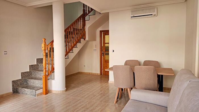 Casas en venta y pisos alquiler - 1