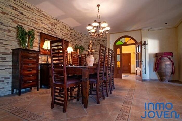 Casas en venta y pisos alquiler - 3