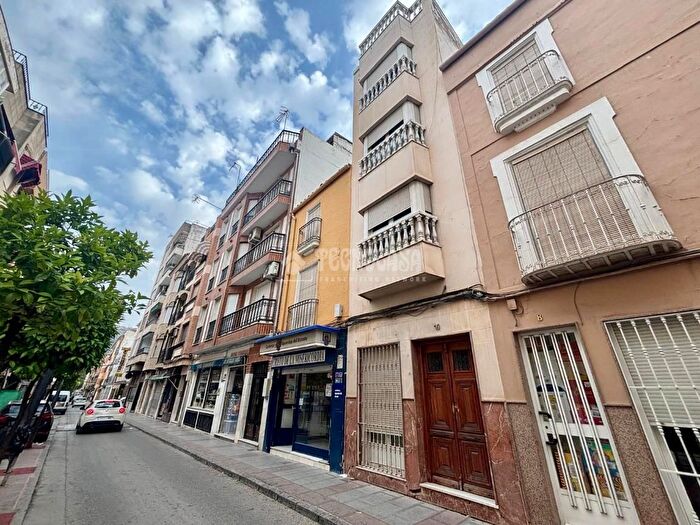 Casas en venta y pisos alquiler - 1