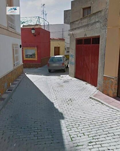 Casa en venta en Adra, Almería de 3 habitaciones