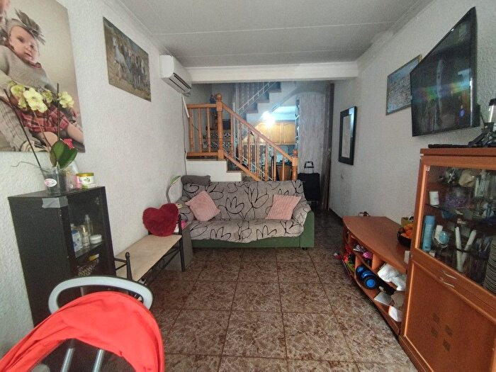 Casas en venta y pisos alquiler - 1