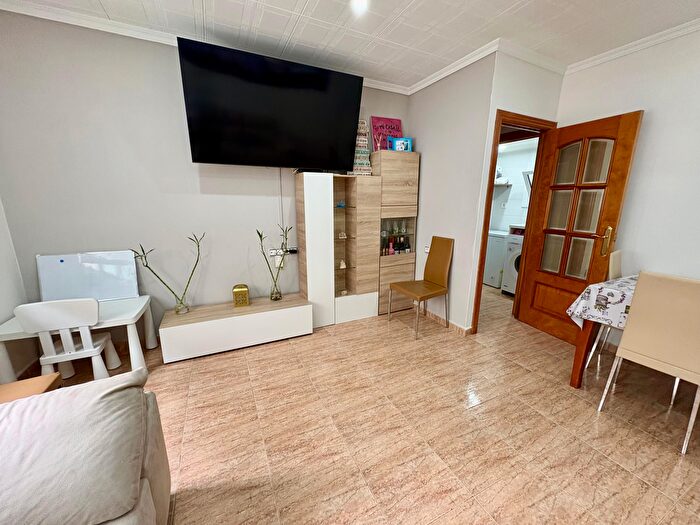 Casas en venta y pisos alquiler - 3