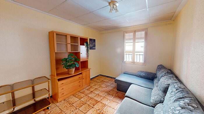 Casas en venta y pisos alquiler - 3