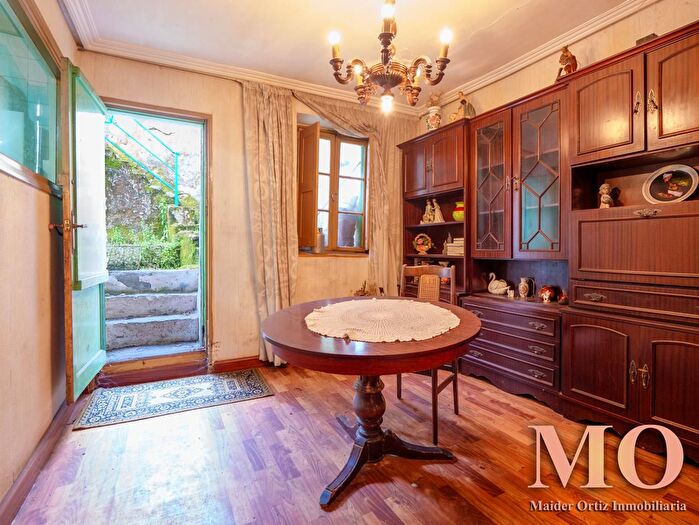 Casas en venta y pisos alquiler - 1