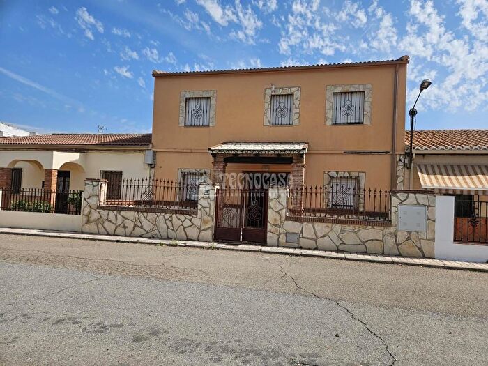 Casa en venta en Espeluy, Jaén de 4 habitaciones