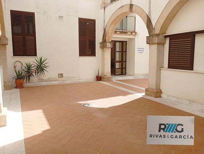 Casas en venta y pisos alquiler - 1